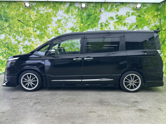 ヴォクシー1.8 ハイブリッド ZS 煌II