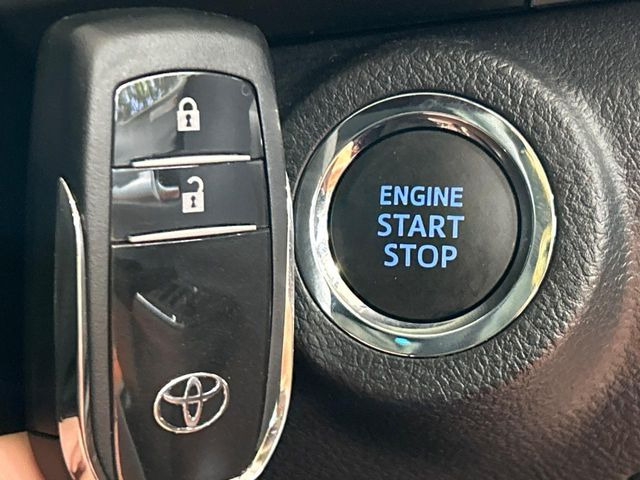 �y�X�}�[�g�L�[�z�J�o����|�P�b�g�ɓ��ꂽ�܂܂ł��h�A�̎{���E�������\�ȃX�}�[�g�L�[�𑕔��B�G���W���̃I���E�I�t�����J�M�����o���K�v����������Ƃ��Ă��֗��ł���