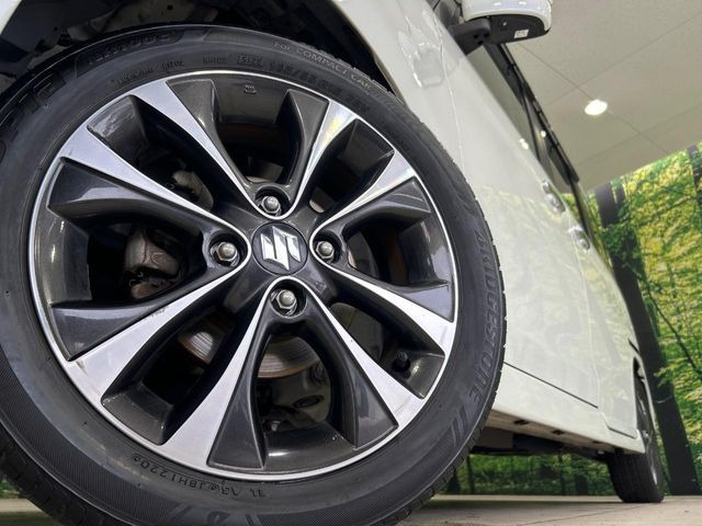 �y����15�C���`�A���~�z�C�[���z�O�ςɃ}�b�`���������A���~�z�C�[���𑕒����Ă���܂��B�e��ЊO�A���~�z�C�[����A�X�^�b�h���X�^�C�����戵�����Ă���܂��B���񂲑��k����������