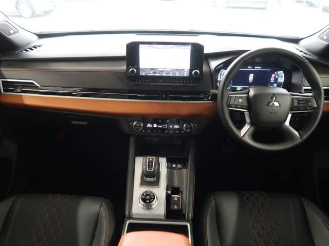 アウトランダーPHEV 2.4 P 4WD