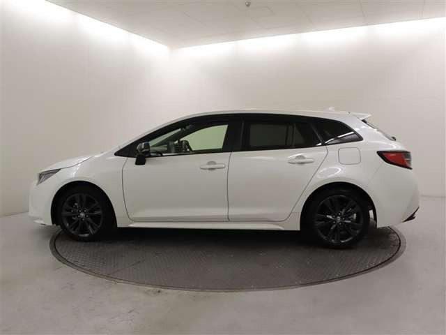 カローラツーリング1.8 ハイブリッド W×B