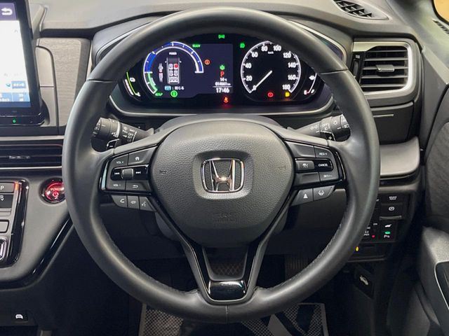 �y�����v�����X�e�A�����O�z�㎿�Ȋv���g�p���邱�ƂŁA��ɂ����������݂ƂĂ��^�]���₷���n���h���ł���