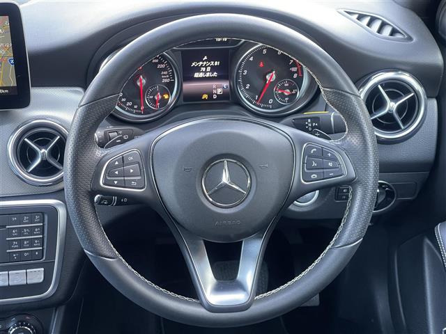 GLAクラスGLA220 4マチック 4WD