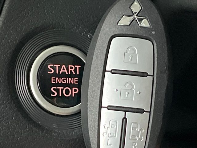 �y�I�y���[�V�����L�[�z�J�o����|�P�b�g�ɓ��ꂽ�܂܂ł��h�A�̎{���E�������\�ȃX�}�[�g�L�[�𑕔��B�G���W���̃I���E�I�t�����J�M�����o���K�v����������Ƃ��Ă��֗��ł���