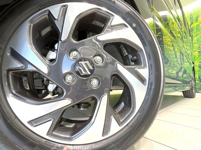 �y�����A���~�z�C�[���z�O�ςɃ}�b�`���������A���~�z�C�[���𑕒����Ă���܂��B�e��ЊO�A���~�z�C�[����A�X�^�b�h���X�^�C�����戵�����Ă���܂��B���񂲑��k����������