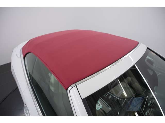 �����Z�f�X�̗��N�[�y���f�����d�����Ă����V���[�g�I�[�o�[�n���O�A�����O�{���l�b�g�̃X�^�C���𓥏P�����G���K���g�ȃG�N�X�e���A�f�U�C��