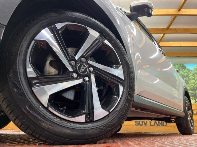 �y����17�C���`�A���~�z�C�[���z�O�ςɃ}�b�`���������A���~�z�C�[���𑕒����Ă���܂��B�e��ЊO�A���~�z�C�[����A�X�^�b�h���X�^�C�����戵�����Ă���܂��B���񂲑��k����������