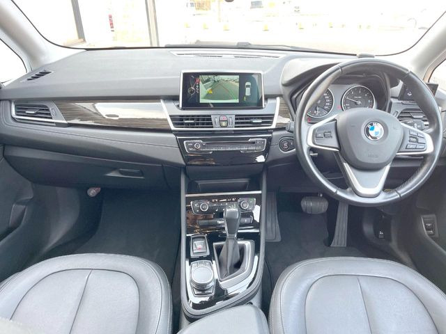 2シリーズアクティブツアラー218d ラグジュアリー