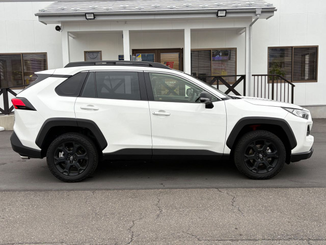 RAV42.0 アドベンチャー オフロードパッケージ II 4WD