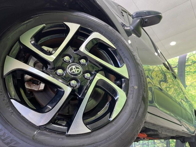 �y����15�C���`�A���~�z�C�[���z�O�ςɃ}�b�`���������A���~�z�C�[���𑕒����Ă���܂��B�e��ЊO�A���~�z�C�[����A�X�^�b�h���X�^�C�����戵�����Ă���܂��B���񂲑��k����������