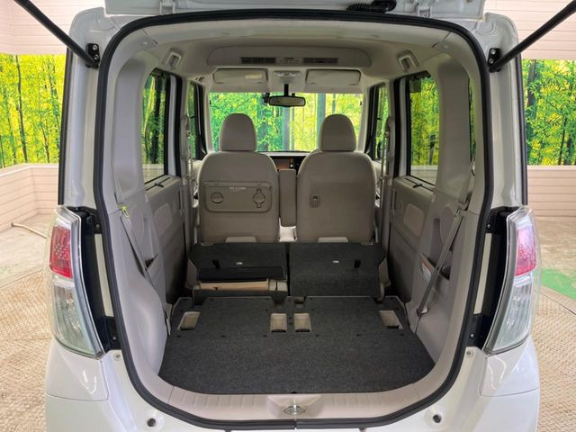 ���i�̂���������ʋ΁A���}���ɏ\���ȉ׎��X�y�[�X���m�ۂ��Ă���܂��B�Z�J���h�V�[�g��|���ƁA�傫�ȉו��̐ύڂ��\�ł���