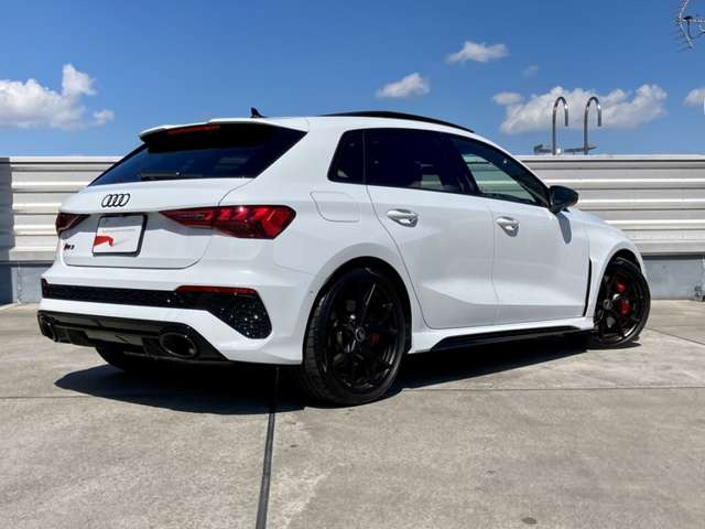 RS3スポーツバック2.5 4WD