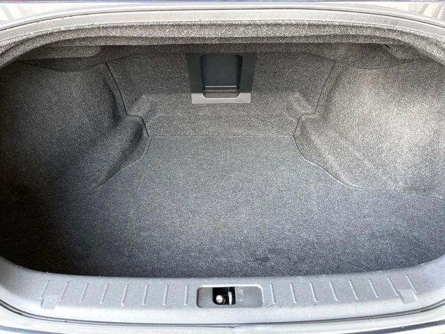 ���i�̂���������ʋ΁A���}���ɏ\���ȉ׎��X�y�[�X���m�ۂ��Ă���܂��B