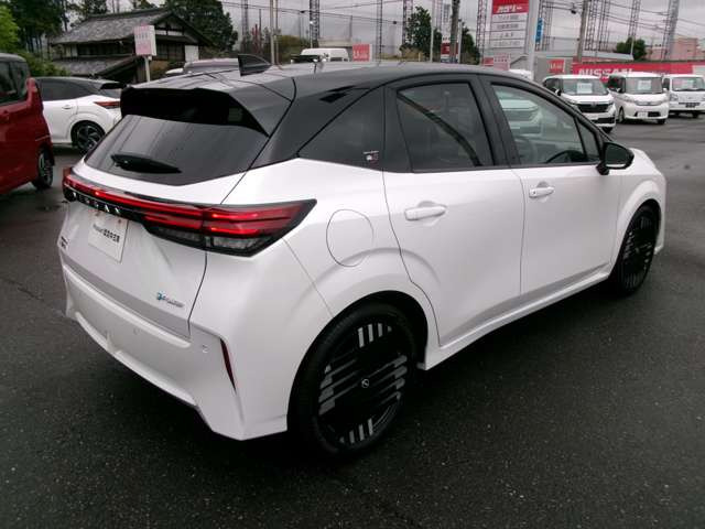 ノートオーラ1.2 G レザーエディション