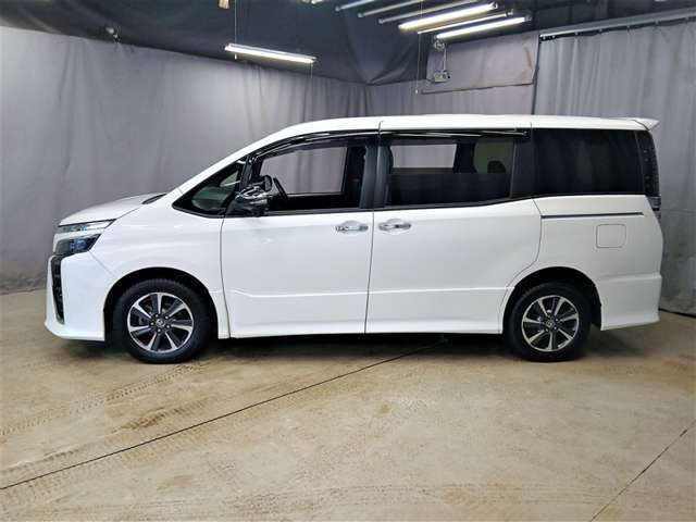 ヴォクシー2.0 ZS 煌II 4WD