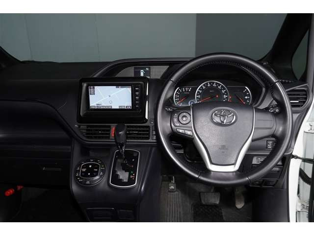 ヴォクシー2.0 ZS