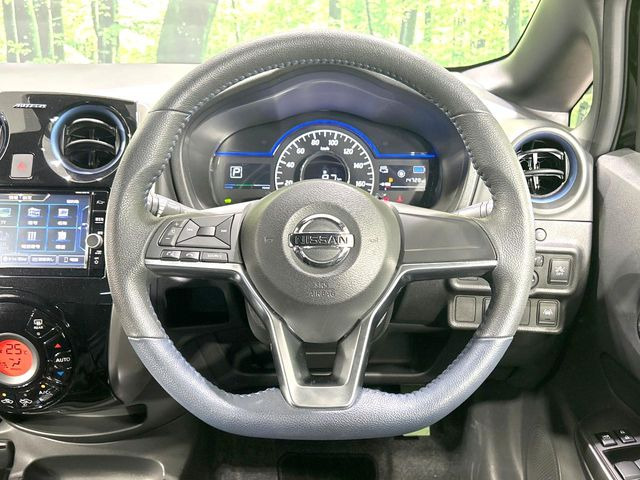 �y�����v�����X�e�A�����O�z�㎿�Ȋv���g�p���邱�ƂŁA��ɂ����������݂ƂĂ��^�]���₷���n���h���ł���