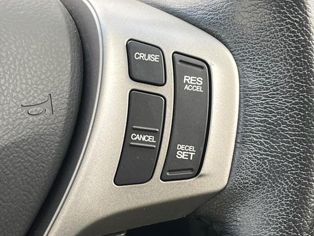 【クルーズコントロール】高速道路もラクラク走行。アクセルを離しても一定速度で走行ができ、長距離運転時の負担を軽減!加速・減速も簡単なスイッチ操作で調整できます。