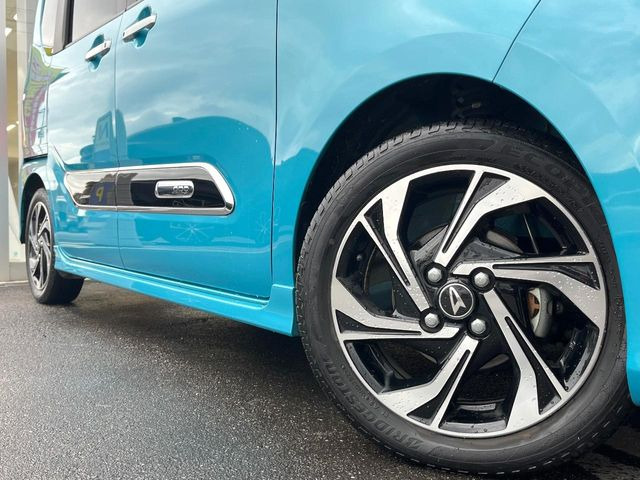 �y15�C���`�A���~�z�C�[���z�O�ςɃ}�b�`�����A���~�z�C�[���𑕒����Ă���܂��B�e��A���~�z�C�[����A�X�^�b�h���X�^�C�����戵�����Ă���܂��B���񂲑��k����������