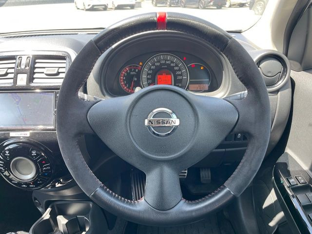 �y�X�G�[�h�X�e�A�����O�z����ɂ����f�ނ��̗p����A�O���b�v���\�ɗD�ꂽ�X�e�A�����O�ł��B�n���h�����O���̑��쐫�����サ�A���S�E���S�ȑ��s�ɍv�����܂��B���������ӂ�錩���ڂ������ł��ˁ�