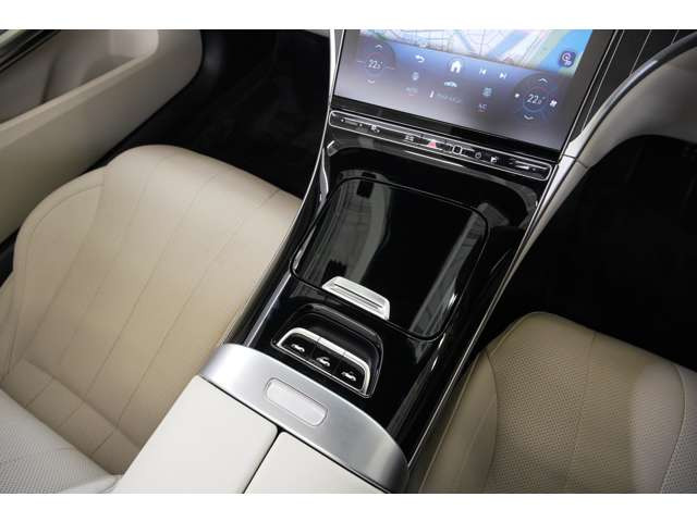 �E���U�[�G�N�X�N���[�V�u�p�b�P�[�W -�{�v�V�[�g -�w�b�h�A�b�v�f�B�X�v���C -Burmester3D�T���E���h�T�E���h�V�X�e�� -�T���E���h�p�[�\�i���C�[�[�V���� -�V�[�g�x���`���[�^�[[�O��]