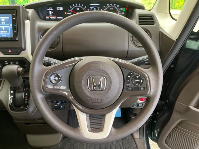 �y�z���_�Z���V���O�z���s���ɑO���̎ԗ�����F�����A�Փ˂������Ȏ��͌x��ƃu���[�L�ŏՓˉ���Ɣ�Q�y�����A�V�X�g�B�����S�Ƀh���C�u�����y���݂��������܂��B