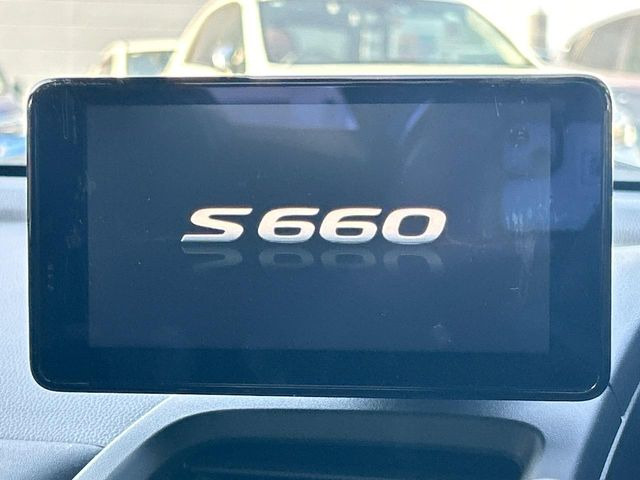 �y�f�B�X�v���C�z���F���̍����f�B�X�v���C�Ńi�r�̎g�p��A�������̃X�}�[�g�t�H���ƘA�g����bluetooth�ł̉��y�Đ����\�ł���