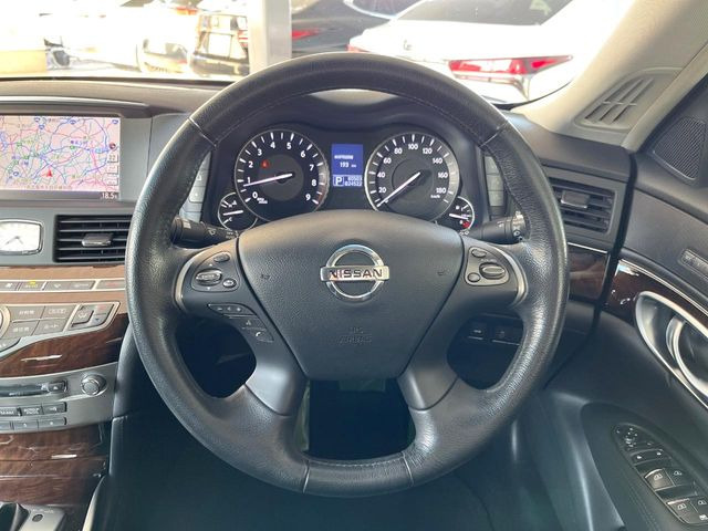 �y�����v�����X�e�A�����O�z�㎿�Ȋv���g�p���邱�ƂŁA��ɂ����������݂ƂĂ��^�]���₷���n���h���ł���