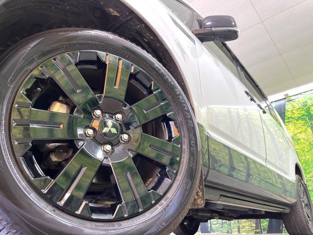 �y����18�C���`�A���~�z�C�[���z�O�ςɃ}�b�`���������A���~�z�C�[���𑕒����Ă���܂��B�e��ЊO�A���~�z�C�[����A�X�^�b�h���X�^�C�����戵�����Ă���܂��B���񂲑��k����������