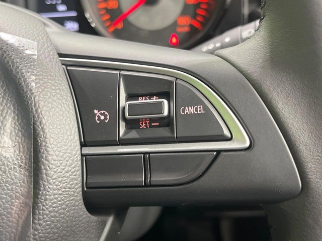 �y�N���[�Y�R���g���[���z�������H�����N���N���s�B�A�N�Z���𗣂��Ă���葬�x�ő��s���ł��A�������^�]���̕��S���y��!�����E�������ȒP�ȃX�C�b�`����Œ����ł��܂��B