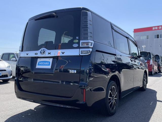 ヴォクシー1.8 ハイブリッド X