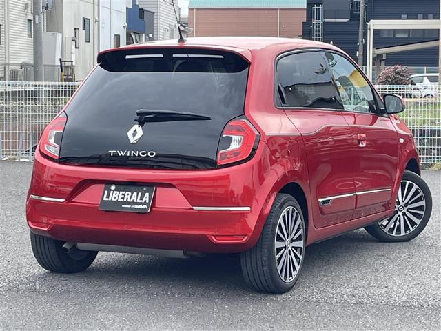 トゥインゴインテンス