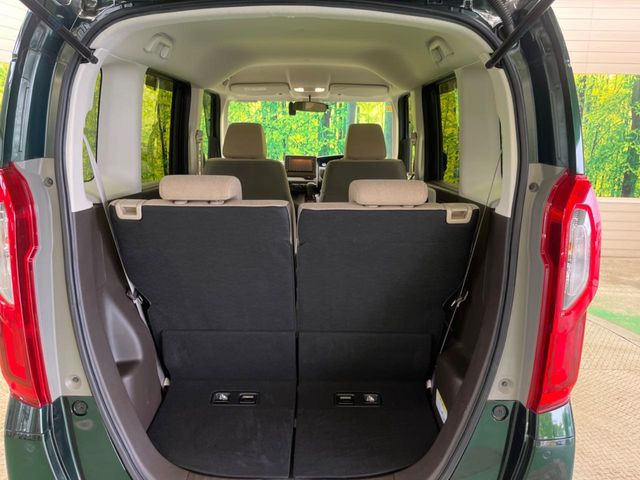 ���i�̂���������ʋ΁A���}���ɏ\���ȉ׎��X�y�[�X���m�ۂ��Ă���܂��B�Z�J���h�V�[�g��|���ƁA�傫�ȉו��̐ύڂ��\�ł���