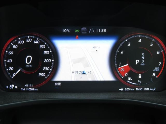 XC40B4 AWD モメンタム 4WD