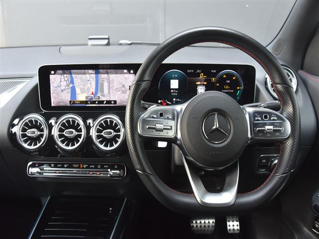 GLAクラスGLA200d 4マチック AMGライン 4WD