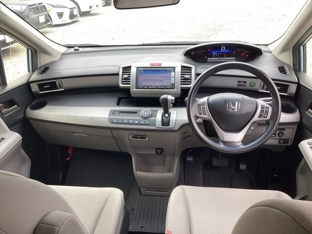 フリードハイブリッド1.5 ジャストセレクション+