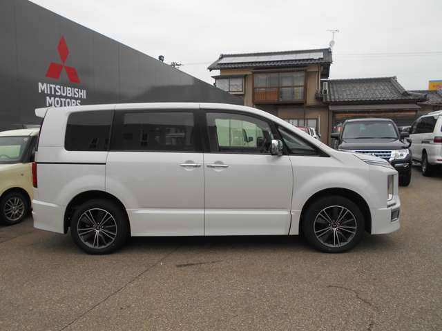 デリカD:5アーバンギア 2.2 G パワーパッケージ 4WD