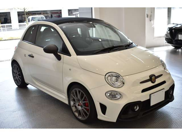 アバルト695Cツーリズモ