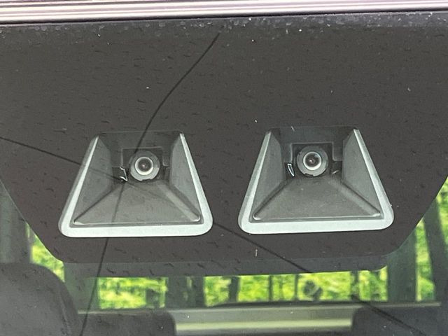 �y�X�}�[�g�A�V�X�g�z���s���ɑO���̎ԗ�����F�����A�Փ˂������Ȏ��͌x��ƃu���[�L�ŏՓˉ���Ɣ�Q�y�����A�V�X�g�B�����S�Ƀh���C�u�����y���݂��������܂��B