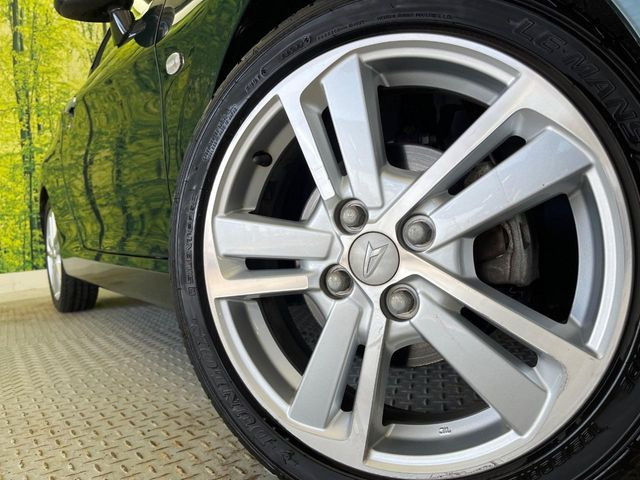 �y����16�C���`�A���~�z�C�[���z�O�ςɃ}�b�`���������A���~�z�C�[���𑕒����Ă���܂��B�e��ЊO�A���~�z�C�[����A�X�^�b�h���X�^�C�����戵�����Ă���܂��B���񂲑��k����������