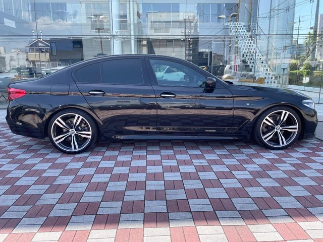 �������t�т̕ۏ؂̑��A���S�̍Œ�3�N�E���s�������ۏ�(�L��)�����p�ӁB�A���Ԃ����S���Ă��y���݂���������l�A�ۏؓ��e���[���͂������A�����_��&�I�C�������⃍�[�h�T�[�r�X���t�т��Ă���܂��B