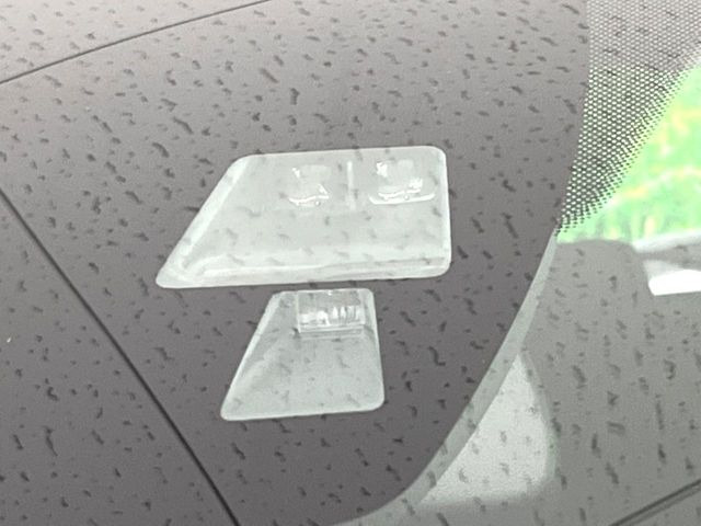 �y�X�}�[�g�V�e�B�u���[�L�T�|�[�g�z�ᑬ���s���ɑO���̎ԗ�����F�����A�Փ˂������Ȏ��͌x��ƃu���[�L�ŏՓˉ���Ɣ�Q�y�����A�V�X�g�B�����S�Ƀh���C�u�����y���݂��������܂��B