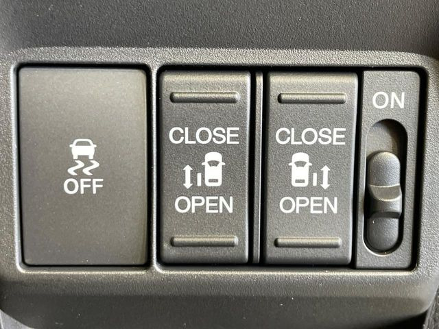 フリード1.5 e:HEV クロスター