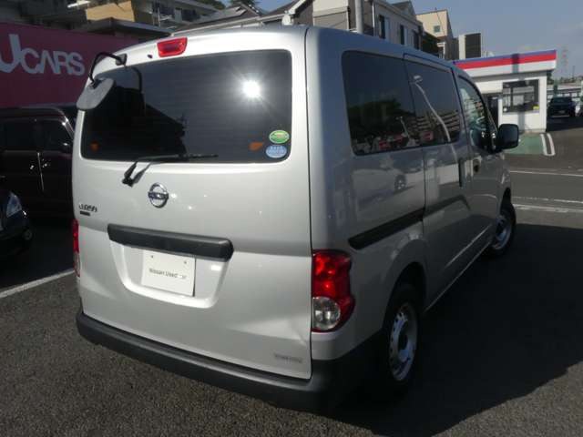 NV200バネットバン1.6 DX