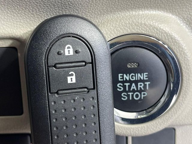 �y�L�[�t���[�V�X�e���z�J�o����|�P�b�g�ɓ��ꂽ�܂܂ł��h�A�̎{���E�������\�ȃX�}�[�g�L�[�𑕔��B�G���W���̃I���E�I�t�����J�M�����o���K�v����������Ƃ��Ă��֗��ł���