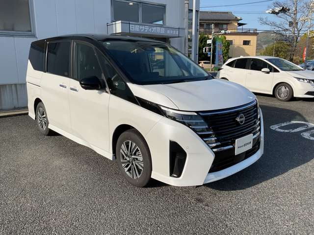 セレナ1.4 e-POWER ハイウェイスターV