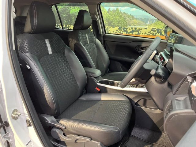 �y�n�[�t���U�[�V�[�g�z�������ƍ���S�n�𗼗������l�C�̃V�[�g���w�ʁE���ʂ̃t�@�u���b�N�f�ނ́A�ʋC���̗ǂ��⊊��ɂ����ɗD��Ă��܂��B�C���╞���ɍ��E���ꂸ���K�ɂ���肢�������܂��B