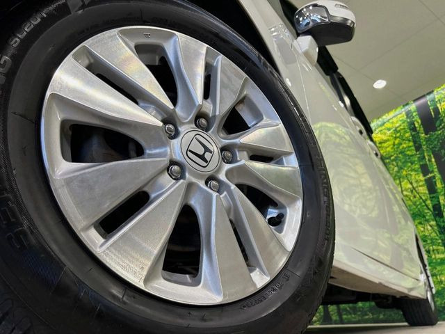 �y����16�C���`�A���~�z�C�[���z�O�ςɃ}�b�`���������A���~�z�C�[���𑕒����Ă���܂��B�e��ЊO�A���~�z�C�[����A�X�^�b�h���X�^�C�����戵�����Ă���܂��B���񂲑��k����������