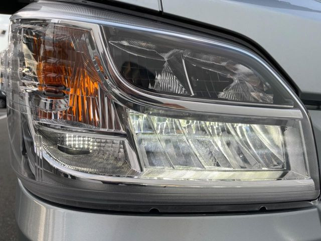 �yLED�w�b�h���C�g�z���V����ԑ��s�����ǍD�Ȏ��E���m�ۂ����S���ĉ^�]�ł��鍂�P�xLED�w�b�h���C�g�𑕔�!�_�����x�������A����d�͂��}�����Ă��܂��B