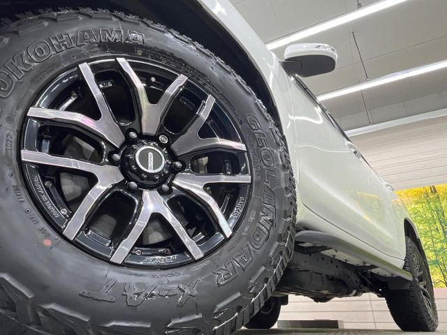 �y�����A���~�z�C�[���z�O�ςɃ}�b�`���������A���~�z�C�[���𑕒����Ă���܂��B�e��ЊO�A���~�z�C�[����A�X�^�b�h���X�^�C�����戵�����Ă���܂��B���񂲑��k����������